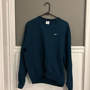 Nike Men’s deep blue sweatshirt